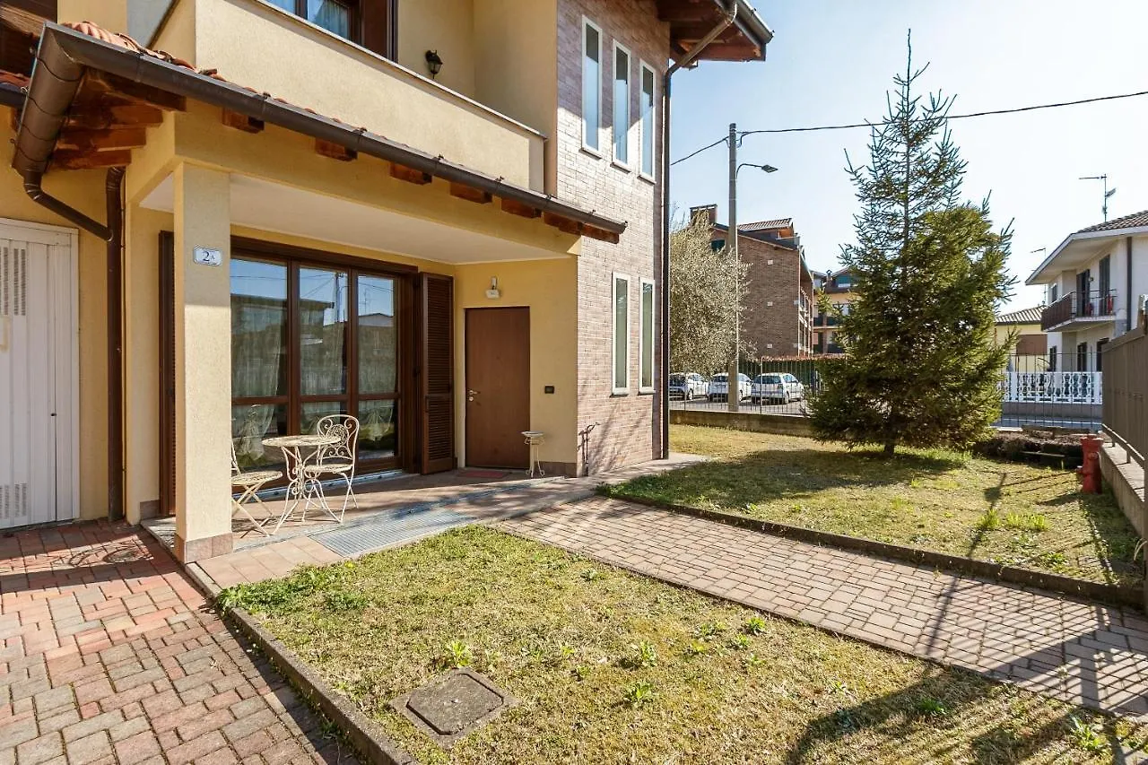 Holiday home Le Quattro Stelle Villa Cardano Al Campo Italy