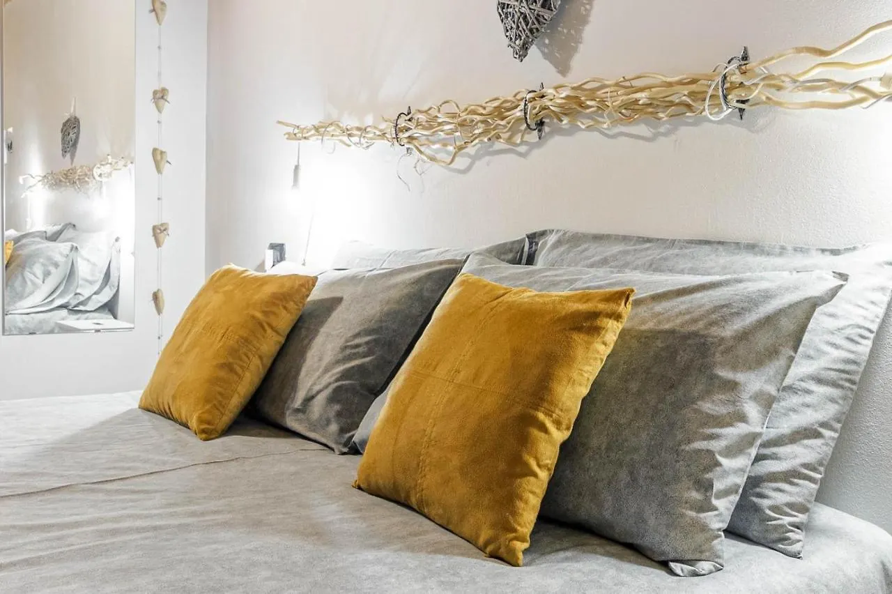 Le Quattro Stelle Villa Cardano Al Campo Holiday home