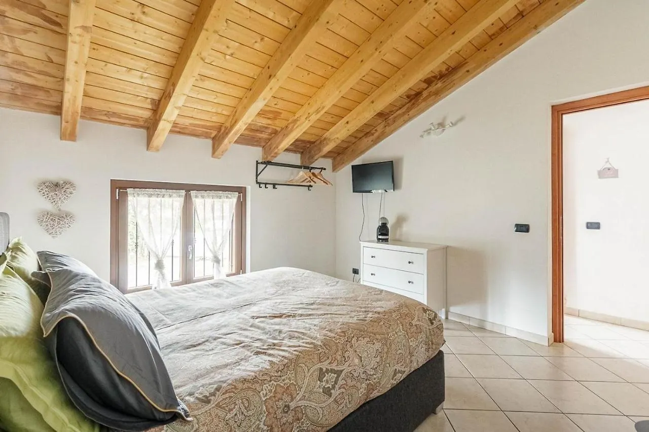 Le Quattro Stelle Villa Cardano Al Campo Italy