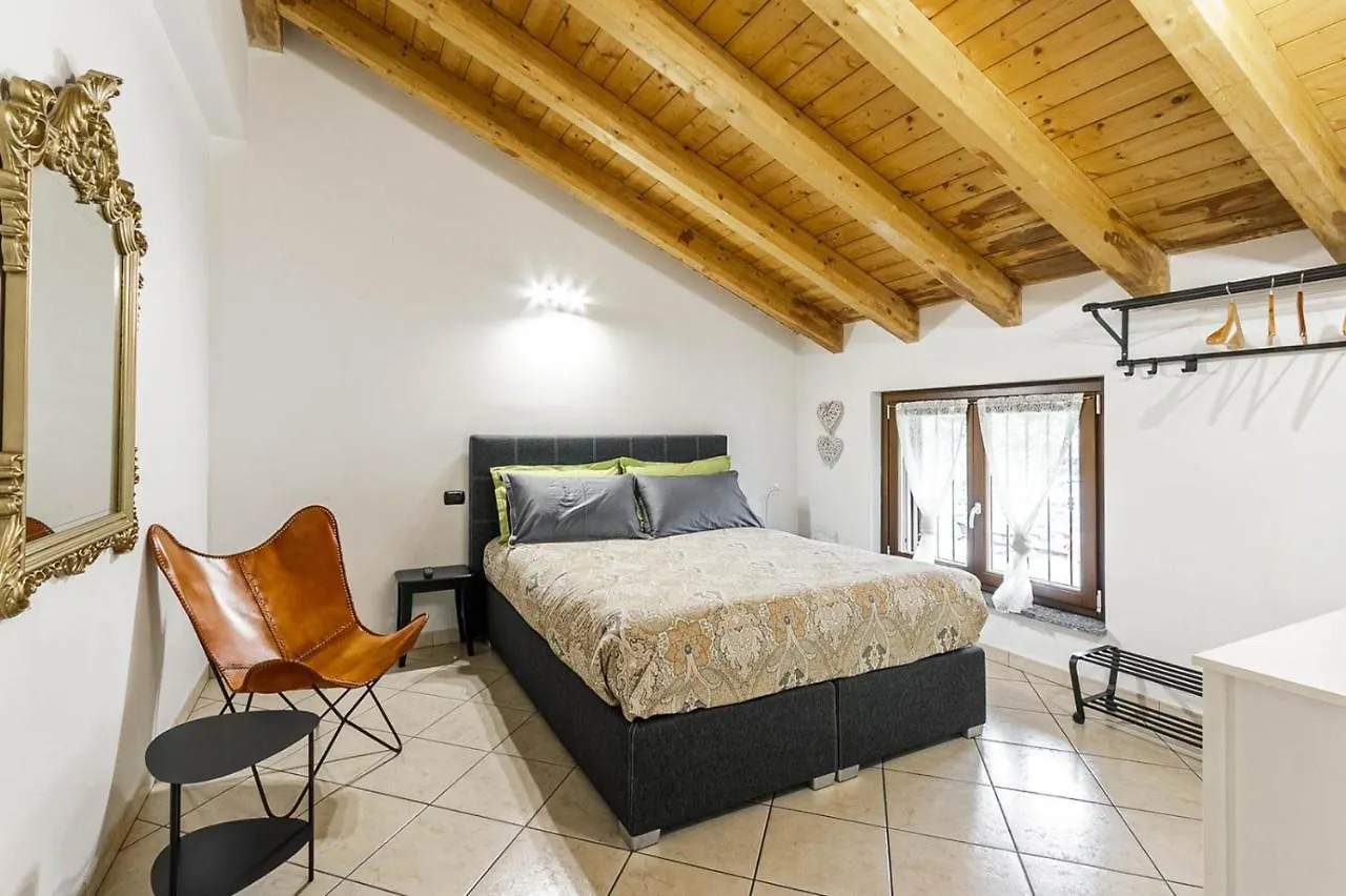 Le Quattro Stelle Villa Cardano Al Campo 0*,  Italy